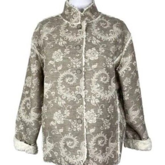 Chico's Ivory Embroidered Damask Jacket With Sherpa Lining size 1 Medium 8-10 - Picture 1 of 3